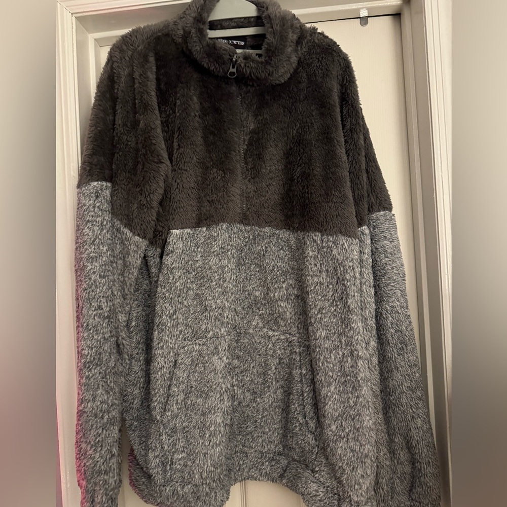 Color block super warm and cozy 1/4 zip Sherpa. Grays. 2x